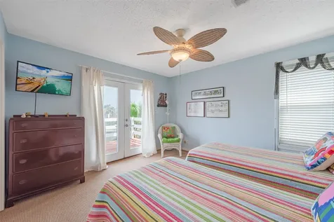 1426 Tiki Drive Tiki Island TX 77554