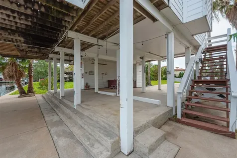 1426 Tiki Drive Tiki Island TX 77554