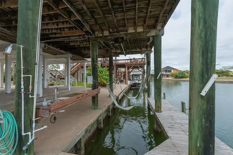 1426 Tiki Drive Tiki Island TX 77554