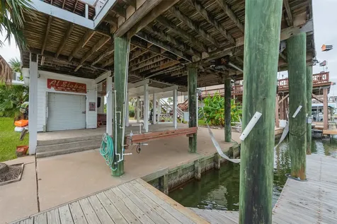 1426 Tiki Drive Tiki Island TX 77554