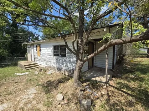 1007 S Scullin Avenue Denison TX 75020