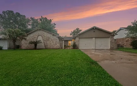 16318 Blackhawk Boulevard Friendswood TX 77546