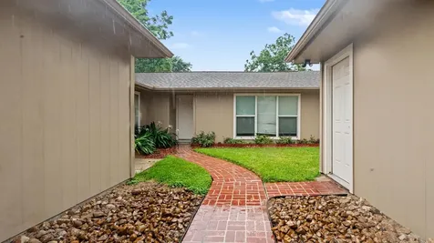 16318 Blackhawk Boulevard Friendswood TX 77546