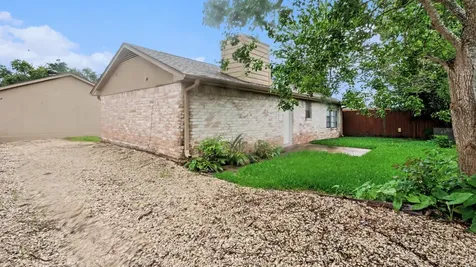 16318 Blackhawk Boulevard Friendswood TX 77546
