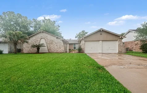16318 Blackhawk Boulevard Friendswood TX 77546