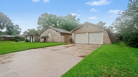 16318 Blackhawk Boulevard Friendswood TX 77546