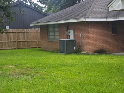 814 Oak Leaf Street La Porte TX 77571