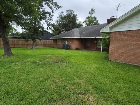 814 Oak Leaf Street La Porte TX 77571
