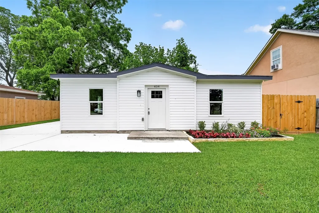 404 W Homan Street Baytown TX 77520