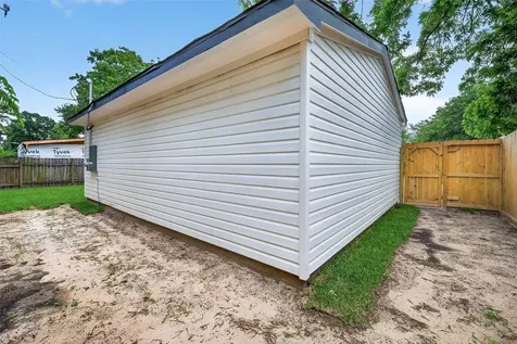 404 W Homan Street Baytown TX 77520