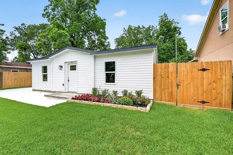 404 W Homan Street Baytown TX 77520