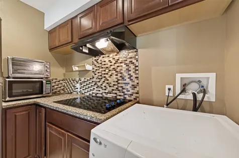 2201 Fountain View Drive 3 Houston TX 77057