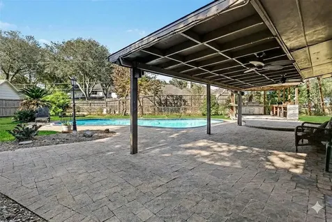 915 Merriman Court Friendswood TX 77546
