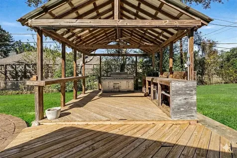 915 Merriman Court Friendswood TX 77546