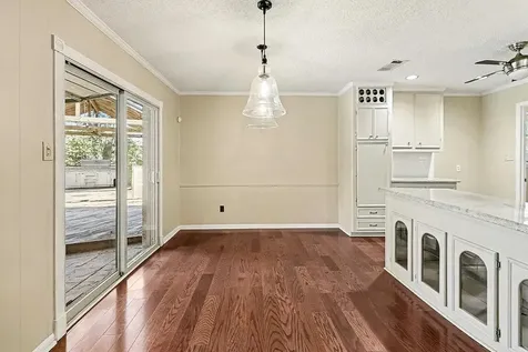 915 Merriman Court Friendswood TX 77546