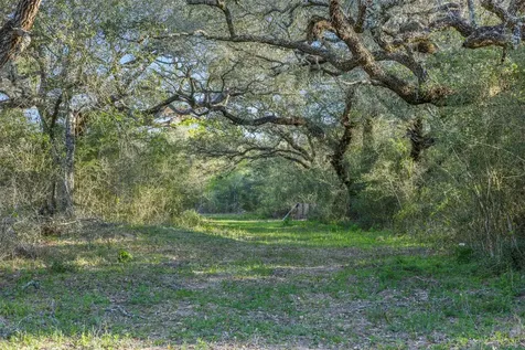 1746 County Road 103 Columbus TX 78934