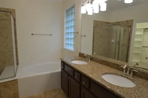 1227 N Riviera Circle Pearland TX 77581
