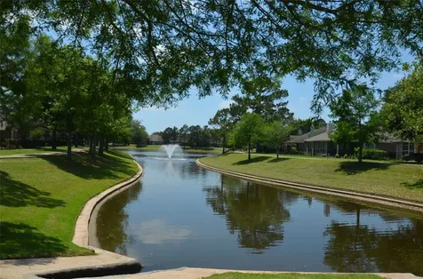 1227 N Riviera Circle Pearland TX 77581