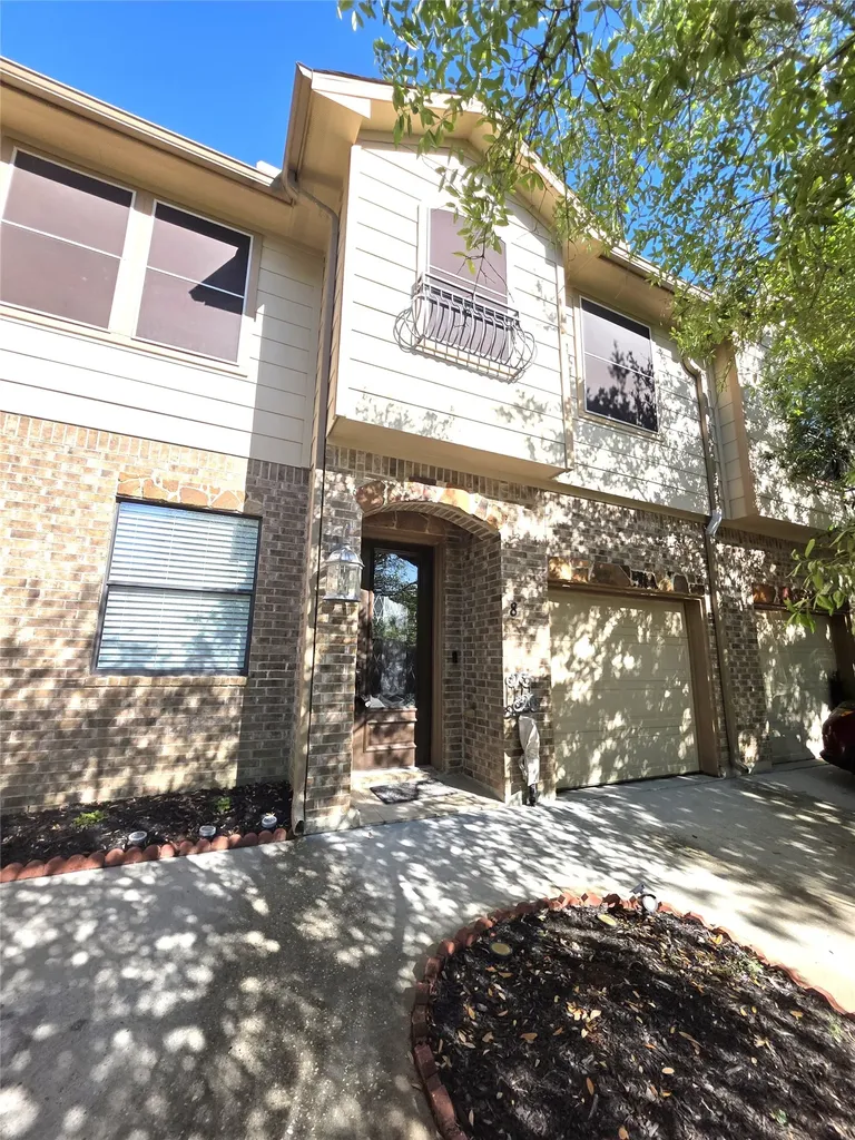1898 Longmire Road 8 Conroe TX 77304