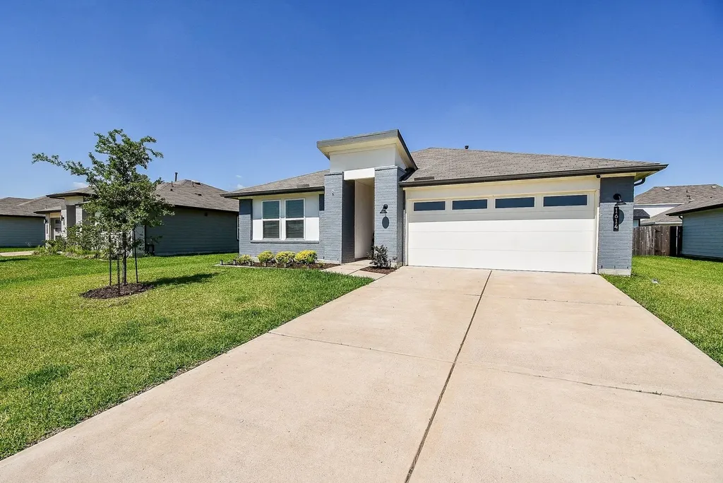 1614 Mountain Echo Drive Richmond TX 77469