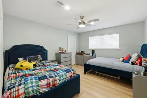 5230 Moss Glenn Lane Houston TX 77088