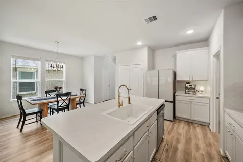 9985 Mountain Lion Lane Magnolia TX 77354
