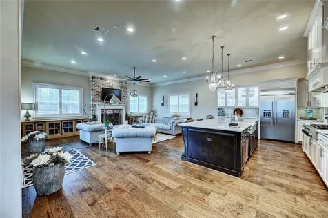 188 Mcgoey Circle The Woodlands TX 77384