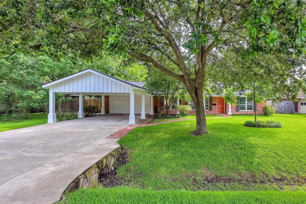 8902 Theysen Drive Houston TX 77080