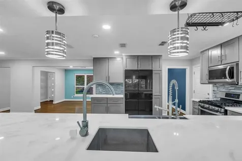 8902 Theysen Drive Houston TX 77080