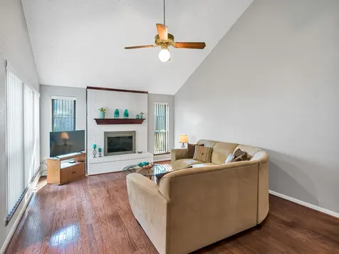 13833 Hollowgreen Drive Houston TX 77082