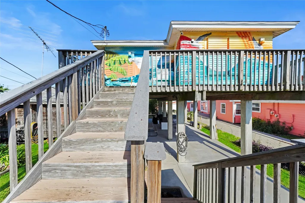 6120 Avenue Q 1/2 Galveston TX 77551