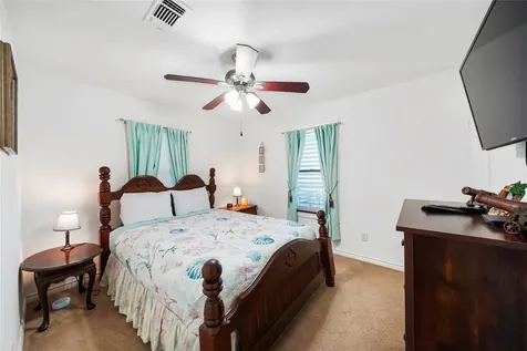 6120 Avenue Q 1/2 Galveston TX 77551