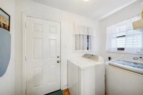 6120 Avenue Q 1/2 Galveston TX 77551