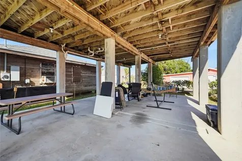 6120 Avenue Q 1/2 Galveston TX 77551