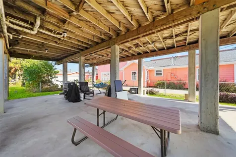 6120 Avenue Q 1/2 Galveston TX 77551
