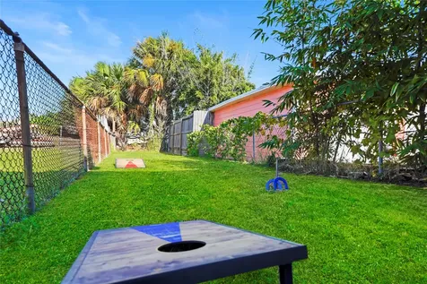 6120 Avenue Q 1/2 Galveston TX 77551