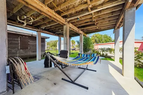 6120 Avenue Q 1/2 Galveston TX 77551