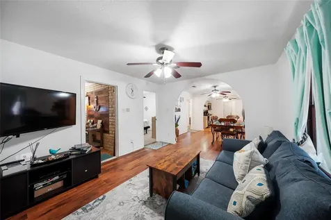 6120 Avenue Q 1/2 Galveston TX 77551