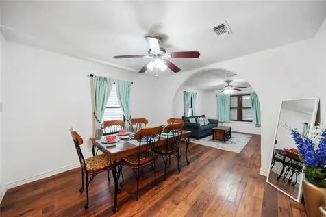 6120 Avenue Q 1/2 Galveston TX 77551