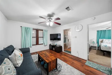 6120 Avenue Q 1/2 Galveston TX 77551