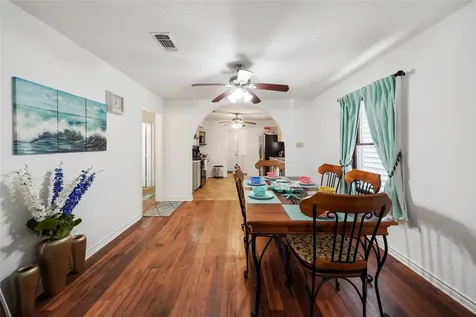 6120 Avenue Q 1/2 Galveston TX 77551