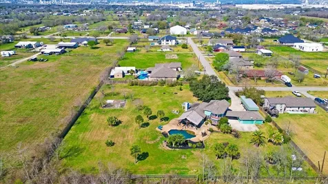 2203 Lomax Drive La Porte TX 77571
