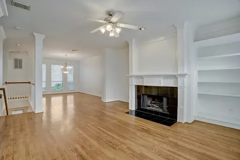 2205 Commonwealth Street Houston TX 77006