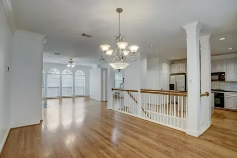 2205 Commonwealth Street Houston TX 77006