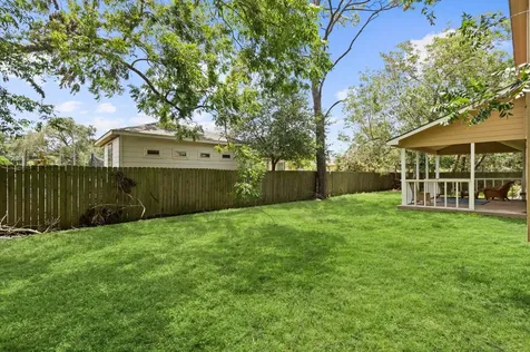 715 Elm Street Fresno TX 77545