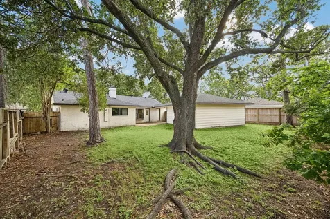 7802 Gulfton Street Houston TX 77036