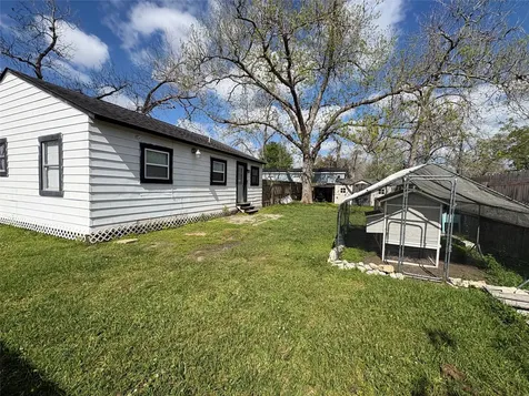 406 N Fig Street Sweeny TX 77480