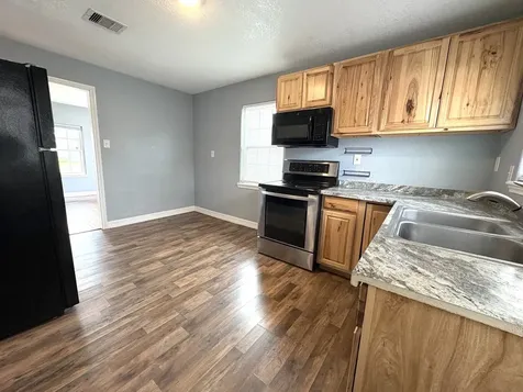 406 N Fig Street Sweeny TX 77480