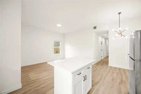 9709 Pelsey Street B Houston TX 77029