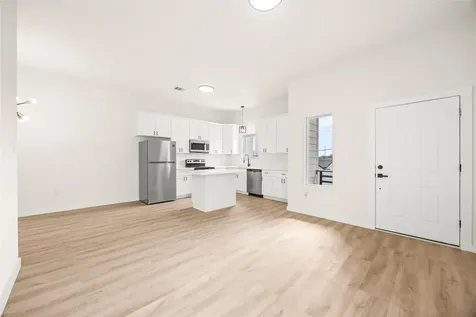 9709 Pelsey Street B Houston TX 77029